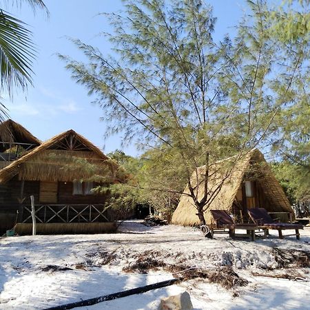 Green Blue Beach Hostel Koh Rong Sanloem Bagian luar foto