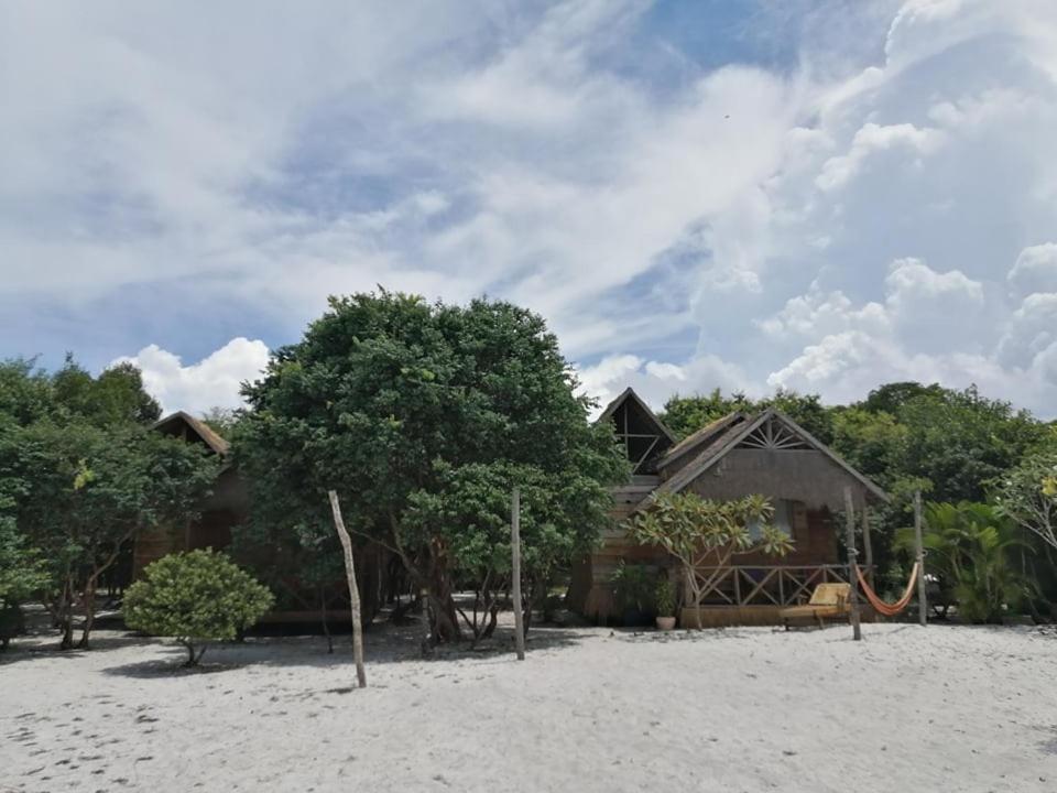 Green Blue Beach Hostel Koh Rong Sanloem Bagian luar foto