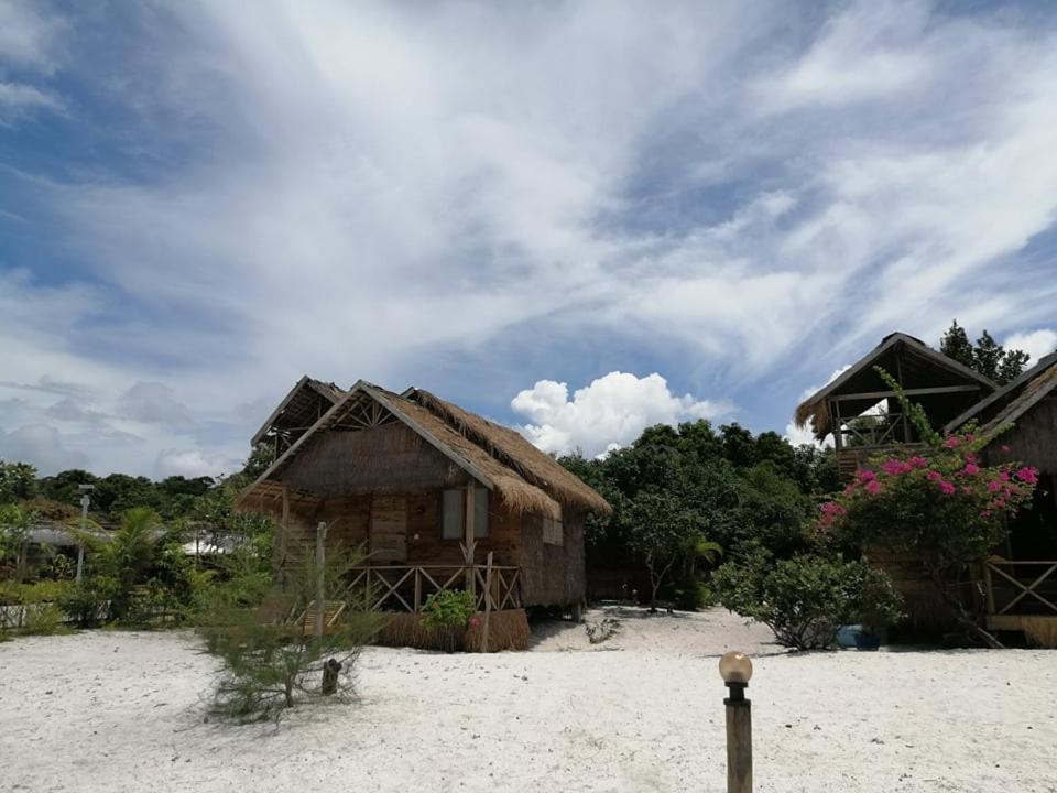 Green Blue Beach Hostel Koh Rong Sanloem Bagian luar foto