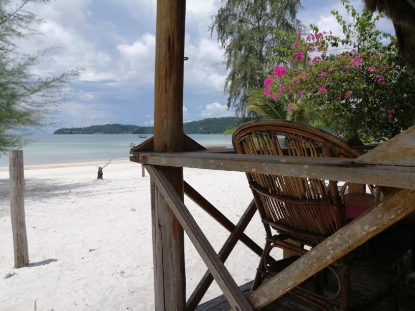 Green Blue Beach Hostel Koh Rong Sanloem Bagian luar foto