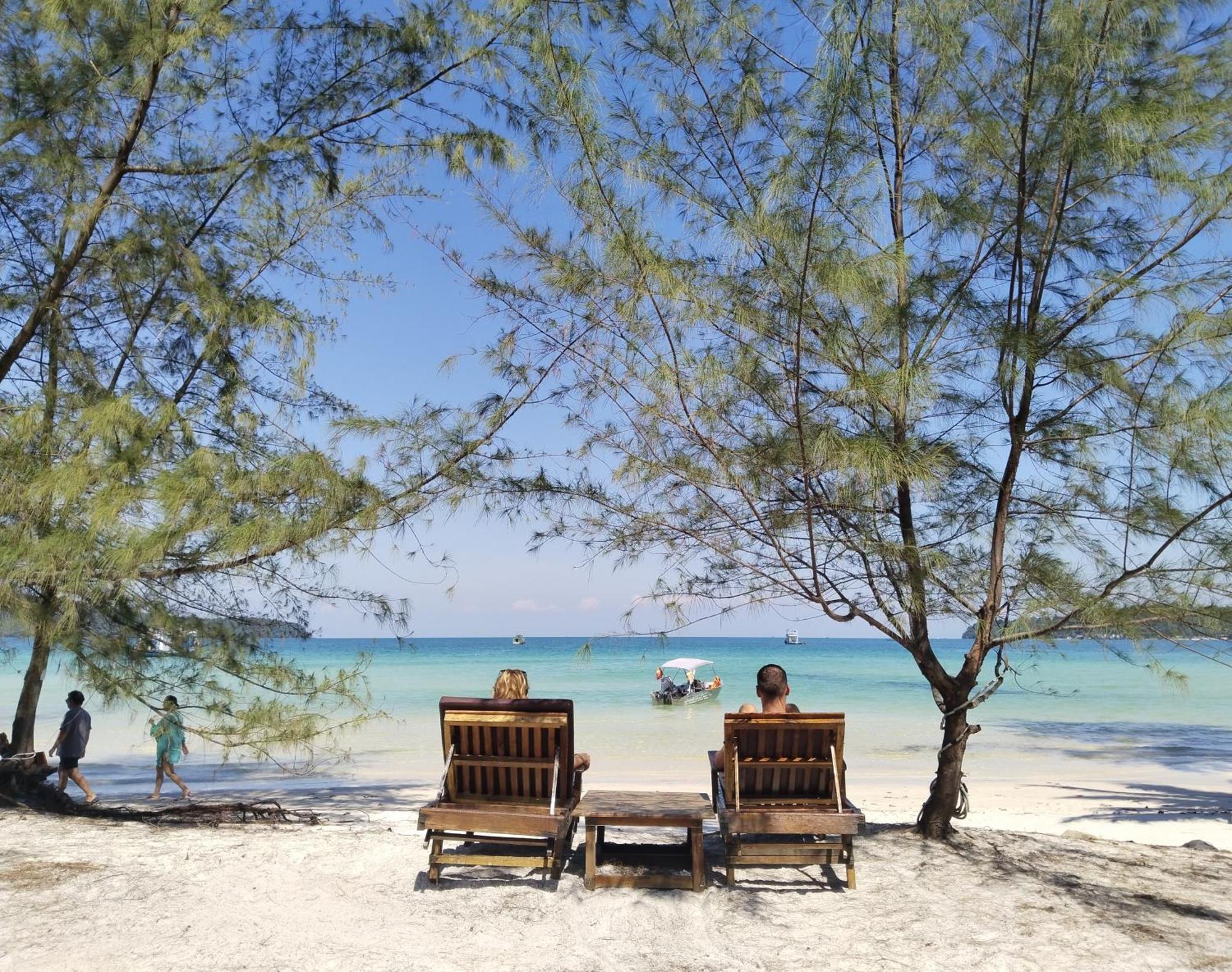 Green Blue Beach Hostel Koh Rong Sanloem Bagian luar foto