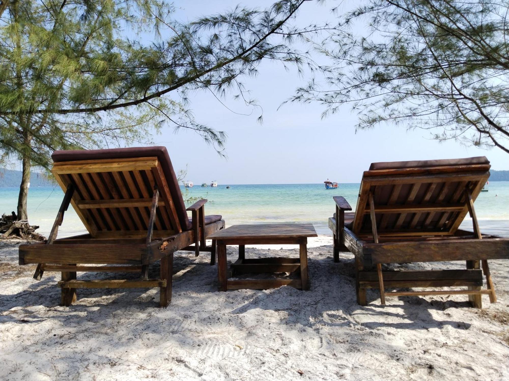 Green Blue Beach Hostel Koh Rong Sanloem Bagian luar foto
