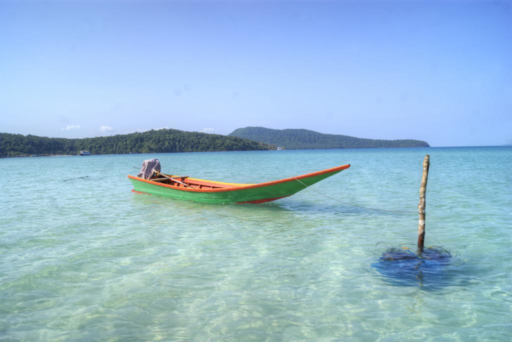 Green Blue Beach Hostel Koh Rong Sanloem Bagian luar foto
