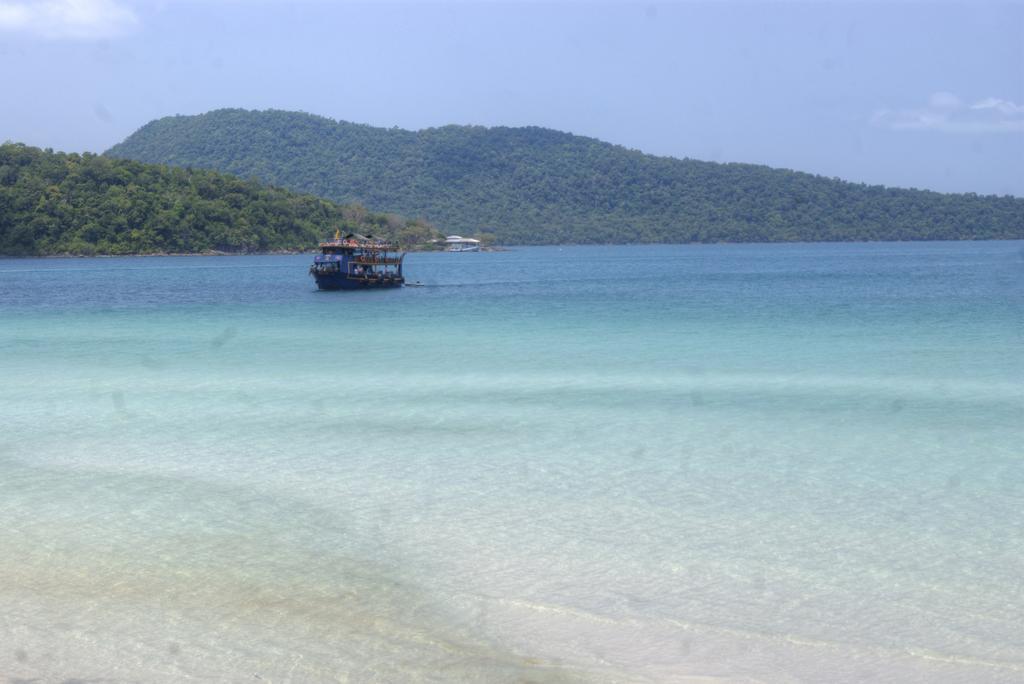 Green Blue Beach Hostel Koh Rong Sanloem Bagian luar foto