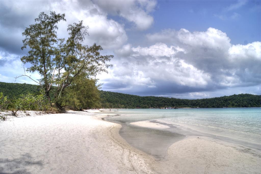 Green Blue Beach Hostel Koh Rong Sanloem Bagian luar foto